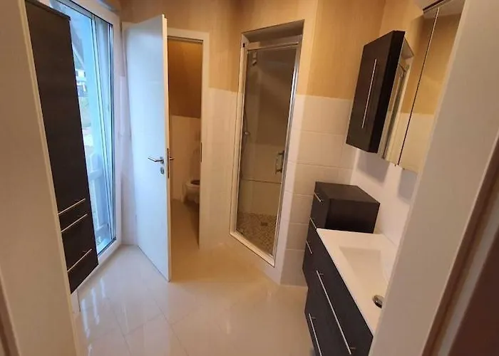 Mit Seeblick Am Gross Labenzer 아파트